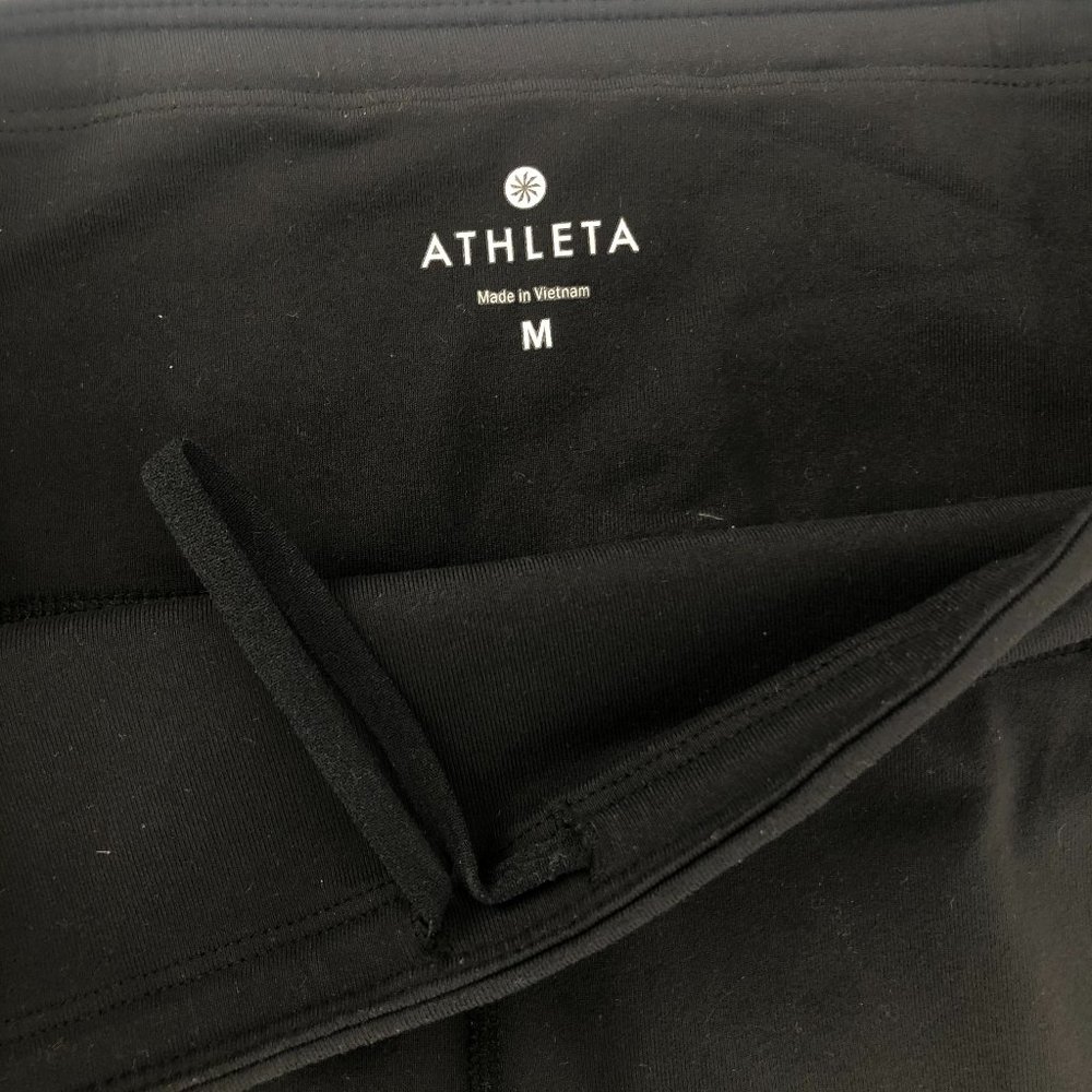 Athleta Stride Bare to Run Reflective Trim Knicker - Picture 6 of 13